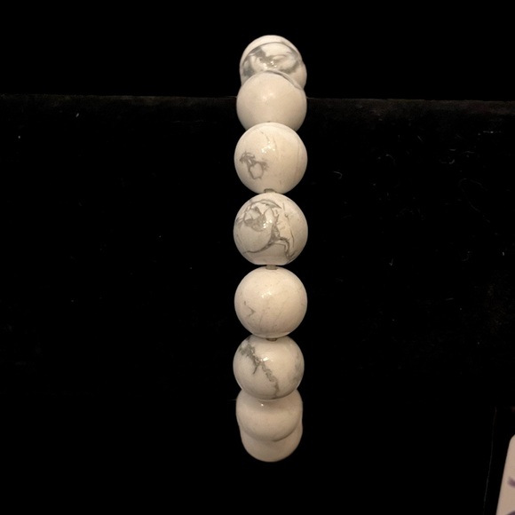 white howlite bracelet - Picture 4 of 4